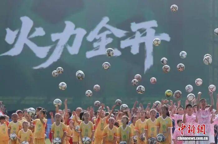 开云小组-中国校园足球改革“南京样本”：从“苏超”看足球育人